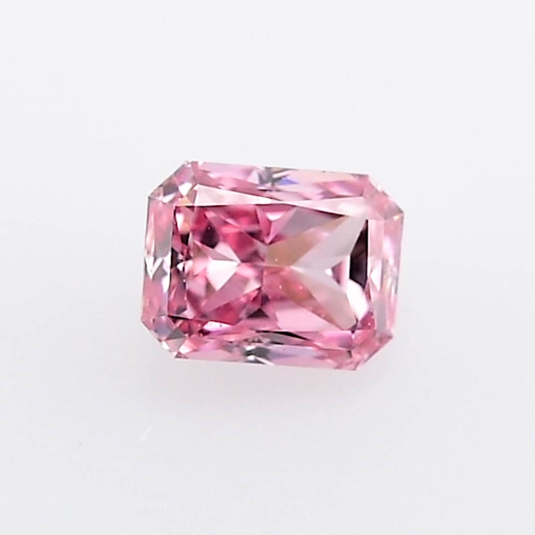 0.15 carat, Fancy Intense Purplish Pink Diamond, 5P, Radiant Shape